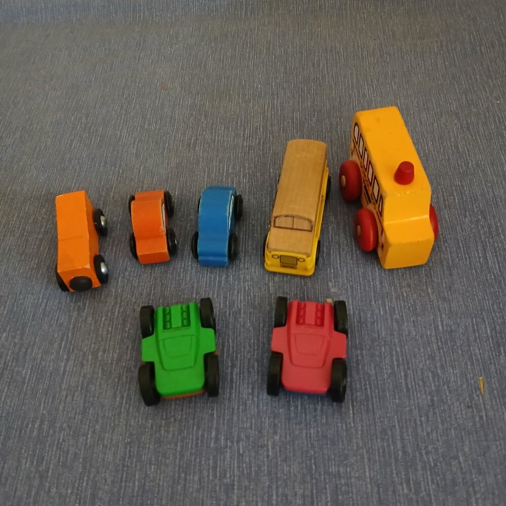 Bundle Vehicles: 3 x Wooden car + 2 x School bus + 2 x reversible cars Used